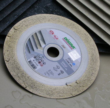 Cutting gres on tile cutters
